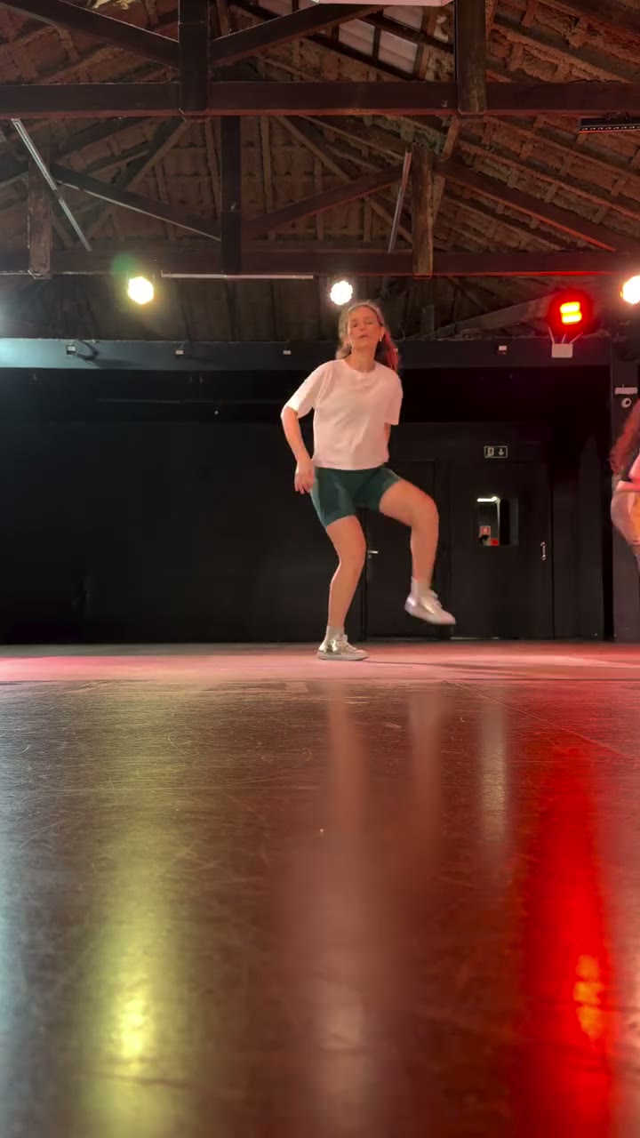Aula de reggaeton com @mittybecerra no @westsidefull 😍😍#sunday #badbunny #reggaeton #dance