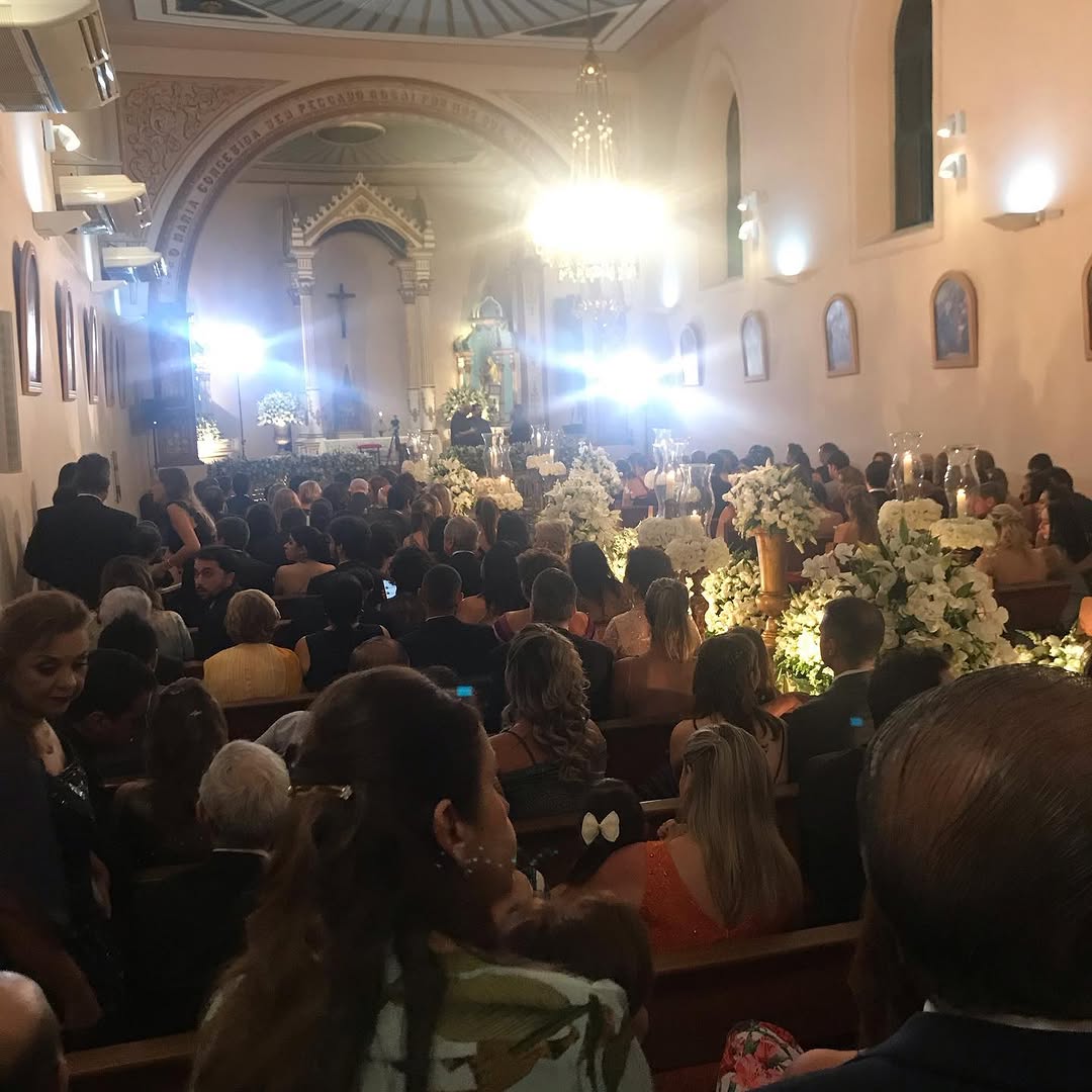 Fim de semana de passeio no casamento de @daniel_boro e @rcportela 👰🏻🤵🏻💕💍. Parabéns aos noivos pela festa maravilhosa! E (3/10)