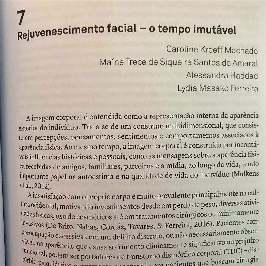 Viralizou na internet o caso da Andrea Ivanova (não é esta da foto) que realizou o seu vigésimo preenchimento labial, fi (2/3)