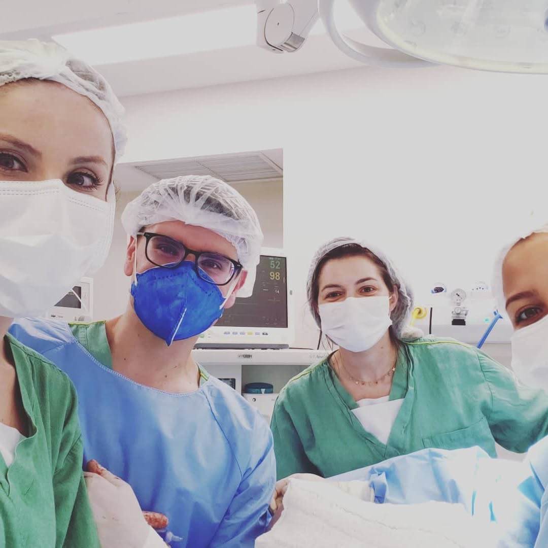 Nous démarrons ce mois de mars si important, le mois de la femme, avec la conscience qu’aucune femme n’est obligée de se faire opérer en chirurgie pla (1/2)