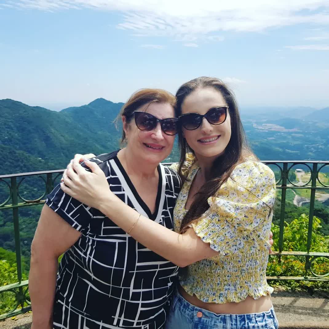 Mom, the vastness of this sky cannot measure how much I love you 💕💕. (1/4)