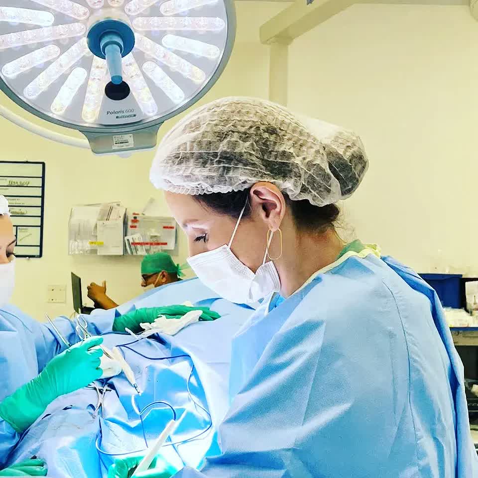 En conclusion de la Journée du Chirurgien Plastique avec une immense gratitude