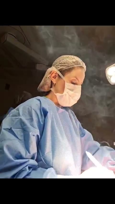 Feliz dia do trabalho!! Trabalho que dá cor à minha vid, que não me vejo sem, faz parte de quem eu sou. Sou muito grata
