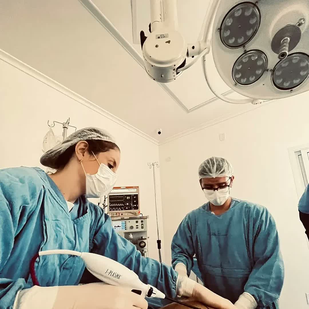 Yesterday, we used the Renuvion plasma jet on a patient to improve skin laxity, combined with liposuction 😊.