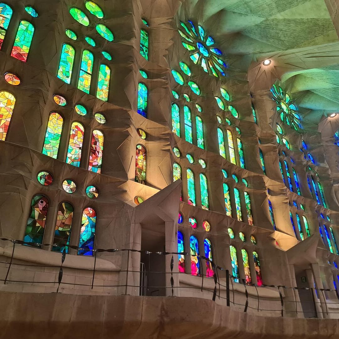 📍España, 24 (6/10)