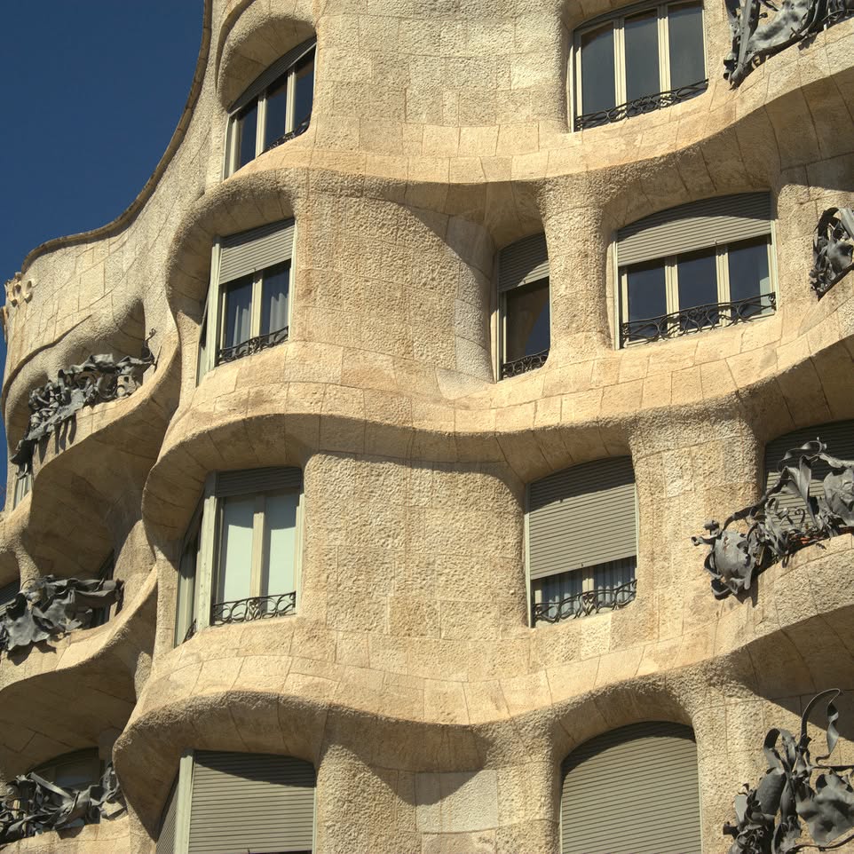 📍España, 24 (9/10)