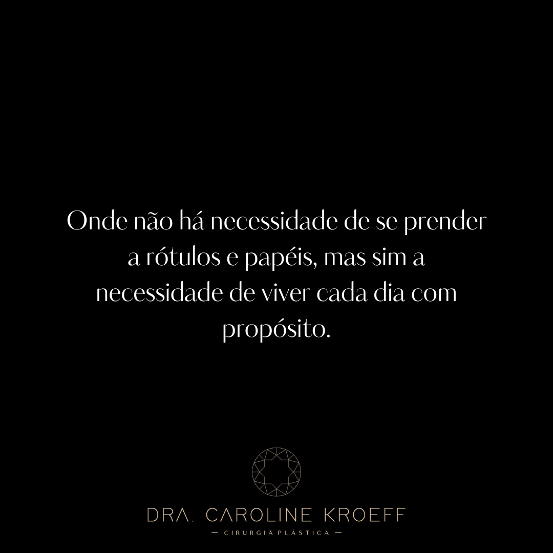 “Hoje é Dia do Idoso. Celebrar a longevidade é também cuidar da saúde, da autonomia e da autoestima. 🧡 (6/10)